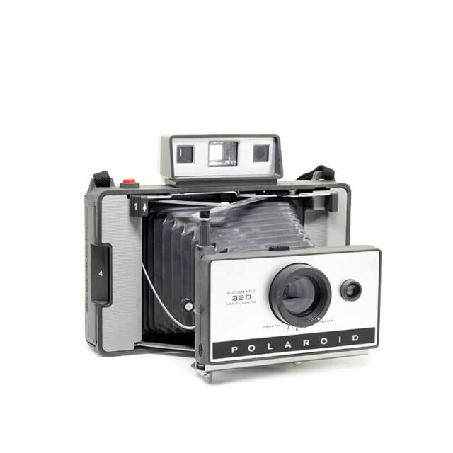 Polaroid_Land_Camera_320_b