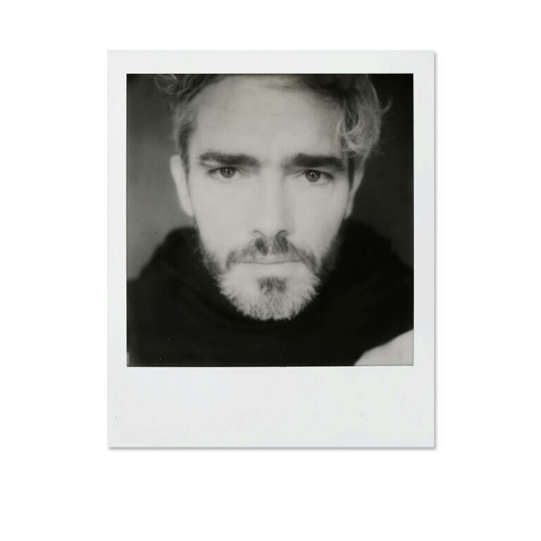 Polaroid_Originals_BW_Film_I-TYPE_c